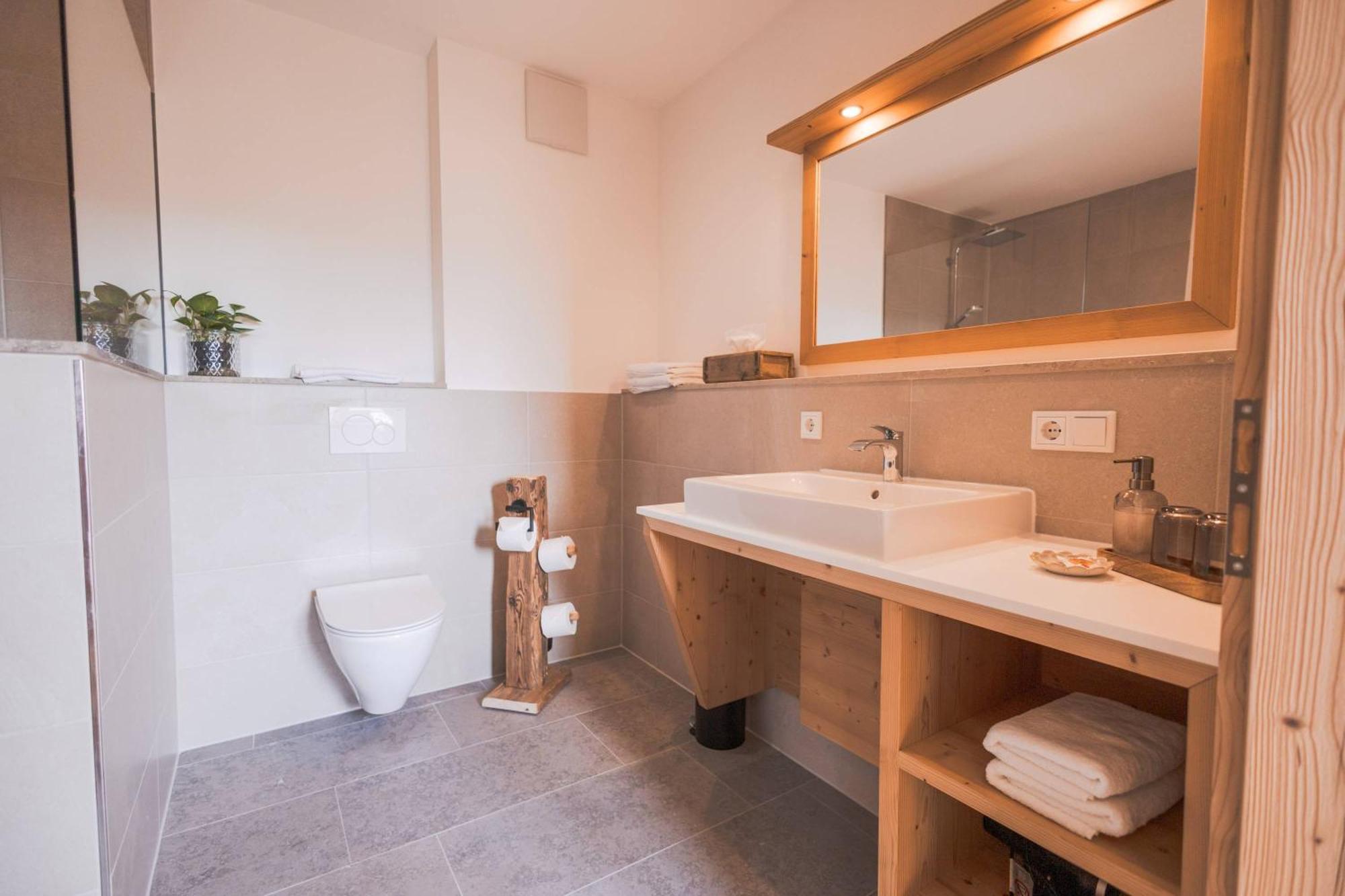Zumhofer Apartment กมุนด์ อัม เทกันซี ภายนอก รูปภาพ